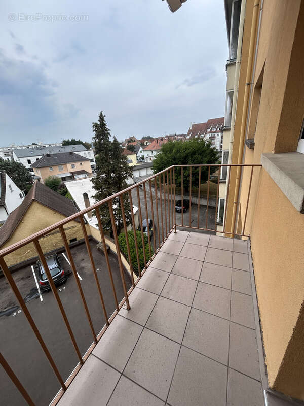 STRASBOURG Stockfeld - Appartement 3 pièces de 71m2 avec un balcon, une cave et un garage. - photo 9
