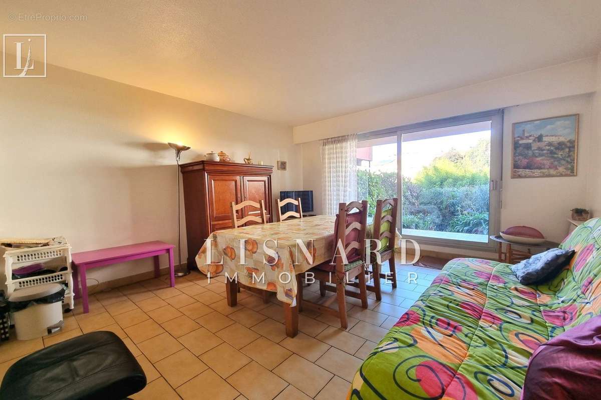 Appartement à VALLAURIS