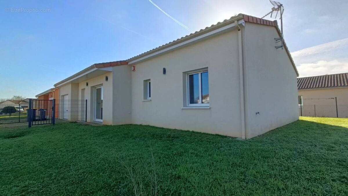 Maison à NEUVILLE-DE-POITOU