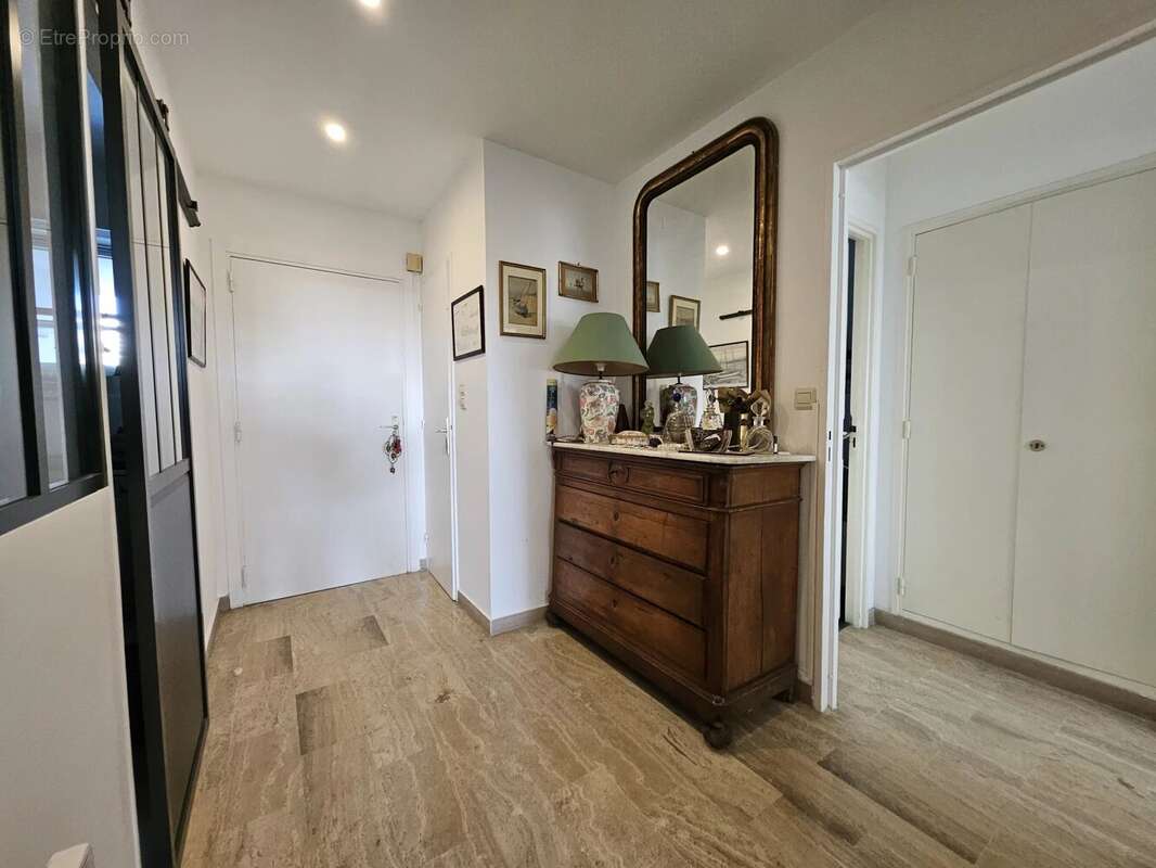 Appartement à VILLENEUVE-LOUBET