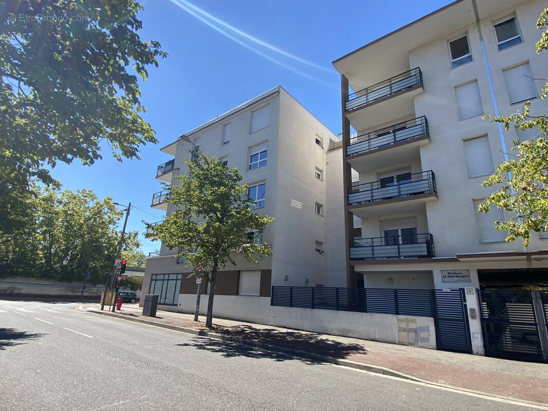 Appartement à DECINES-CHARPIEU