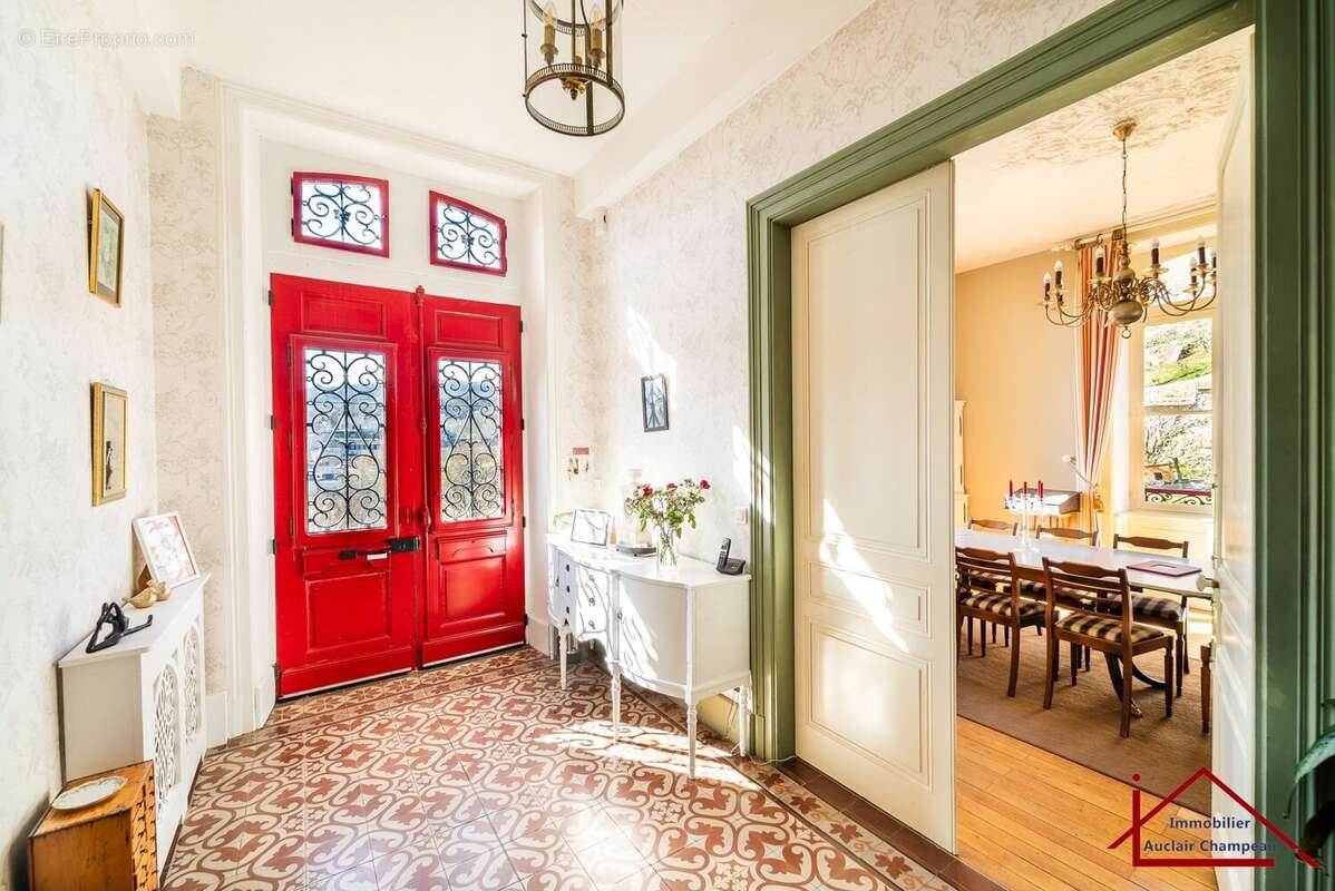 Maison à EYMOUTIERS