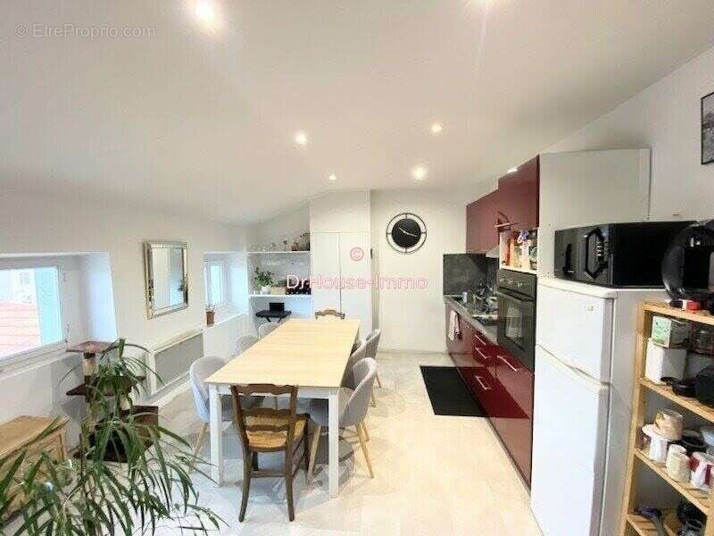 Appartement à SAINT-ETIENNE