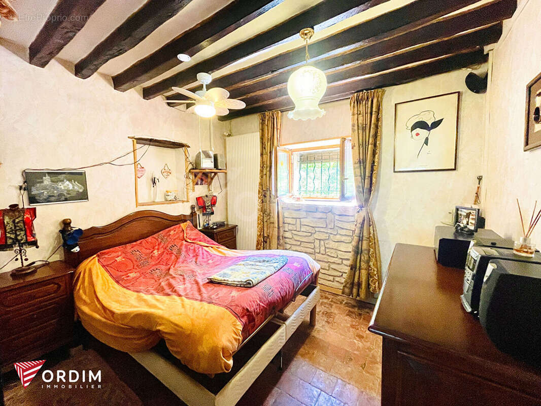 Maison à SAINT-AMAND-EN-PUISAYE