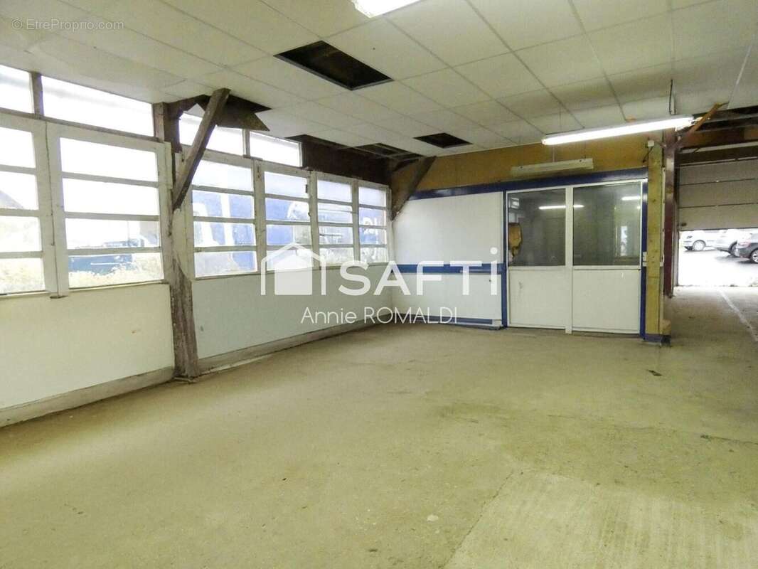 Photo 6 - Commerce à VIELS-MAISONS