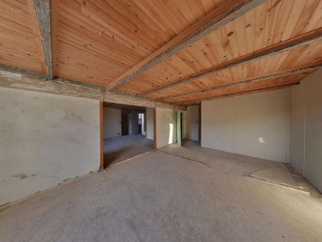 Maison à SAINT-FORTUNAT-SUR-EYRIEUX