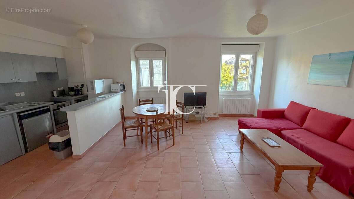 Appartement de  plain pied 2 chambres de 69m2 dans le centre historique des vans tous commerces a pieds - photo 6