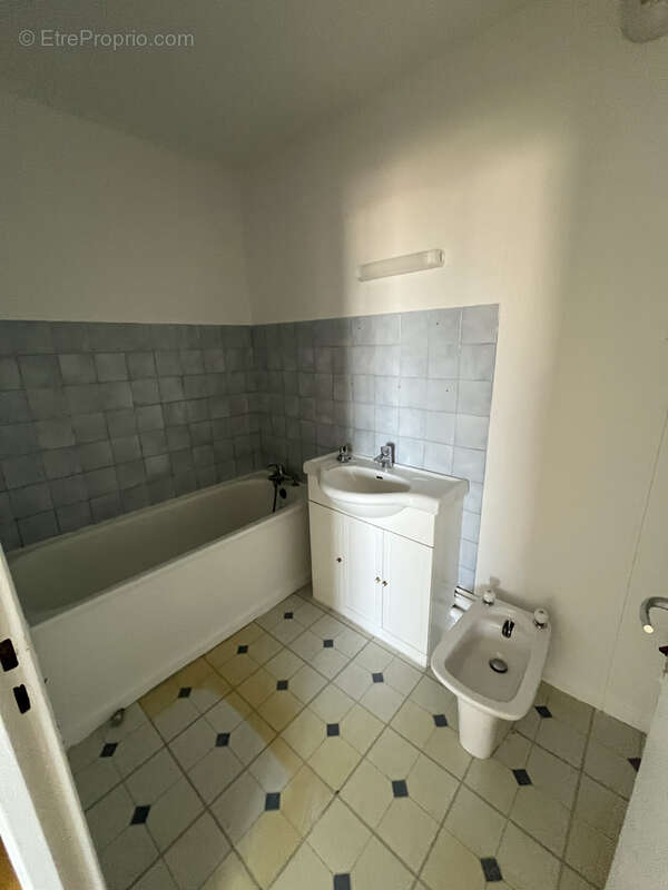 Appartement à PORT-DE-BOUC