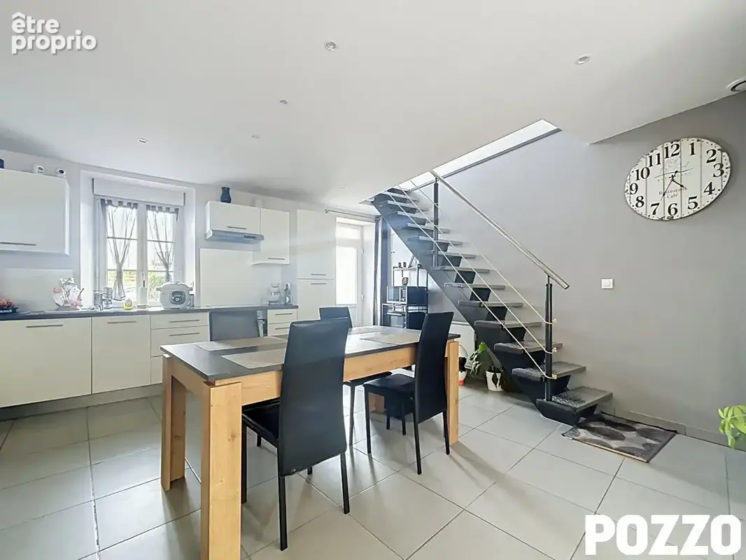 LESSAY - maison de ville avec patio, terrasse et jardin en vente chez POZZO IMMOBILIER. - photo 5