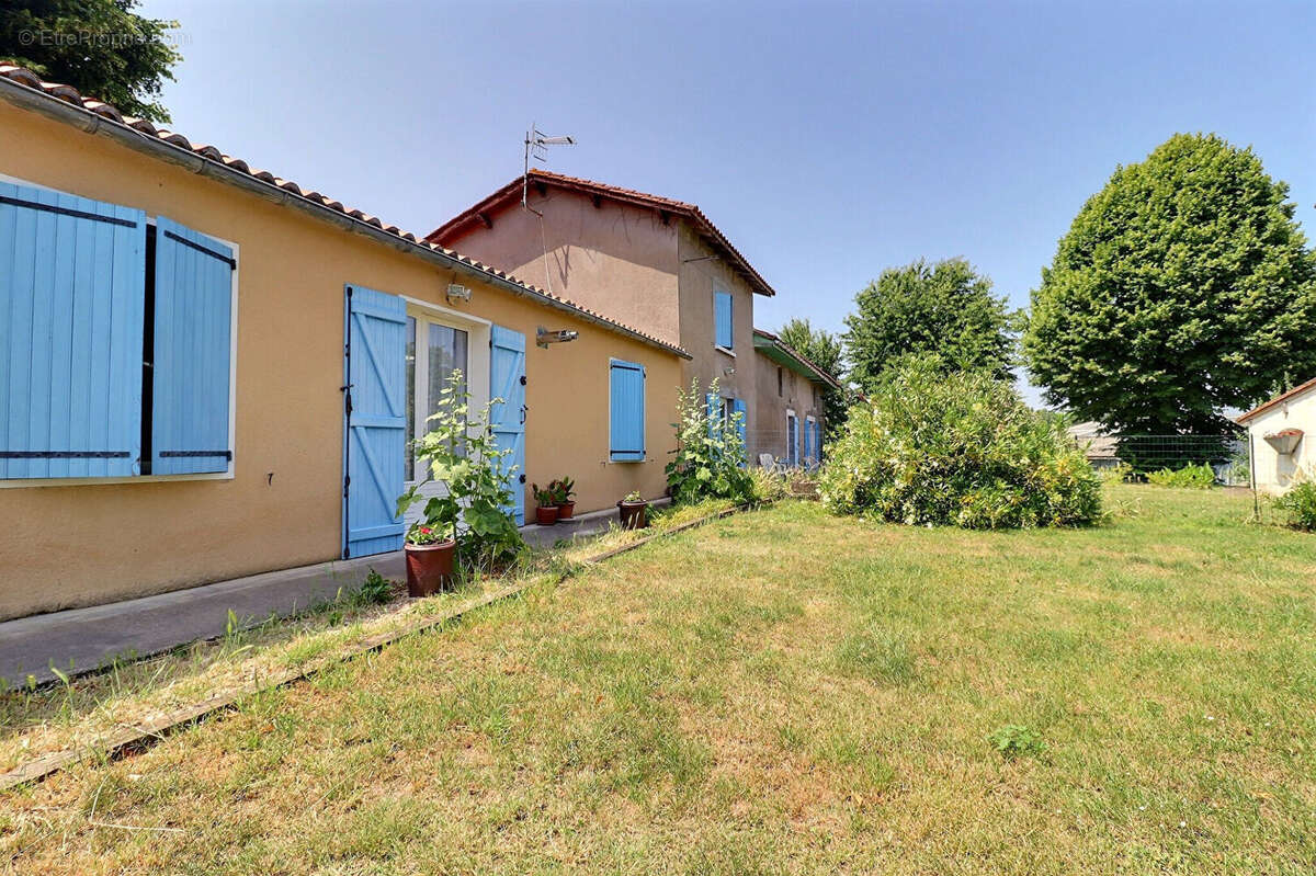 Maison à AUBETERRE-SUR-DRONNE
