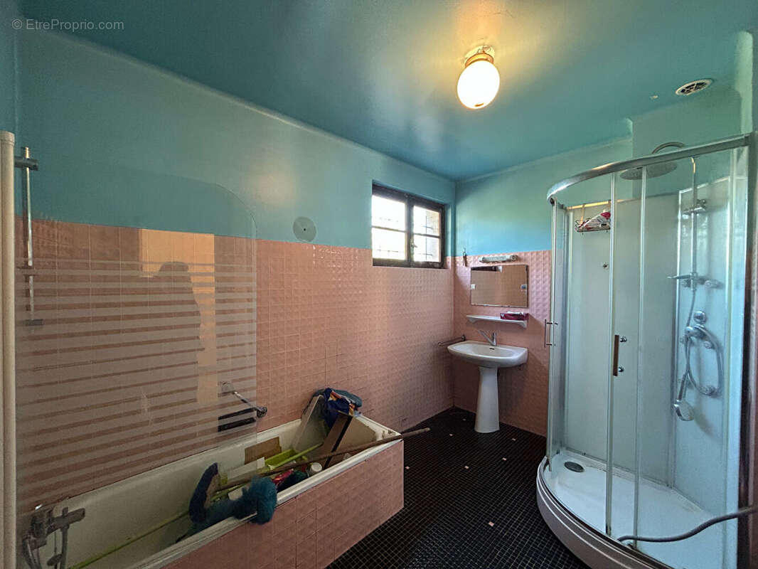 Maison à ROCHEMAURE