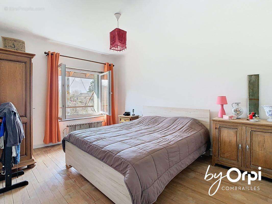 Maison à CHATEAU-SUR-CHER