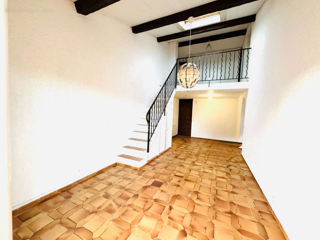 Appartement à LA LONDE-LES-MAURES