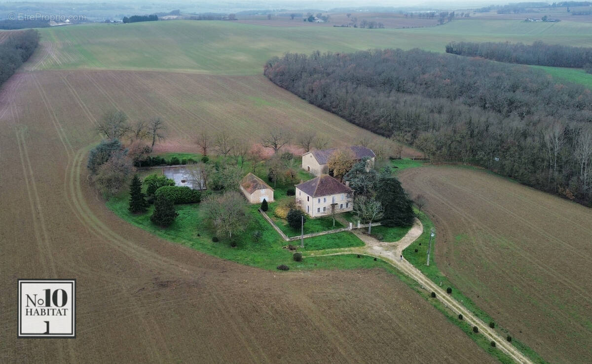 Maison à MAUVEZIN
