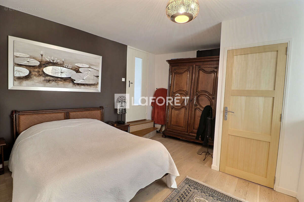 Maison Cuers 5 pièce(s) 116 m2 - photo 8