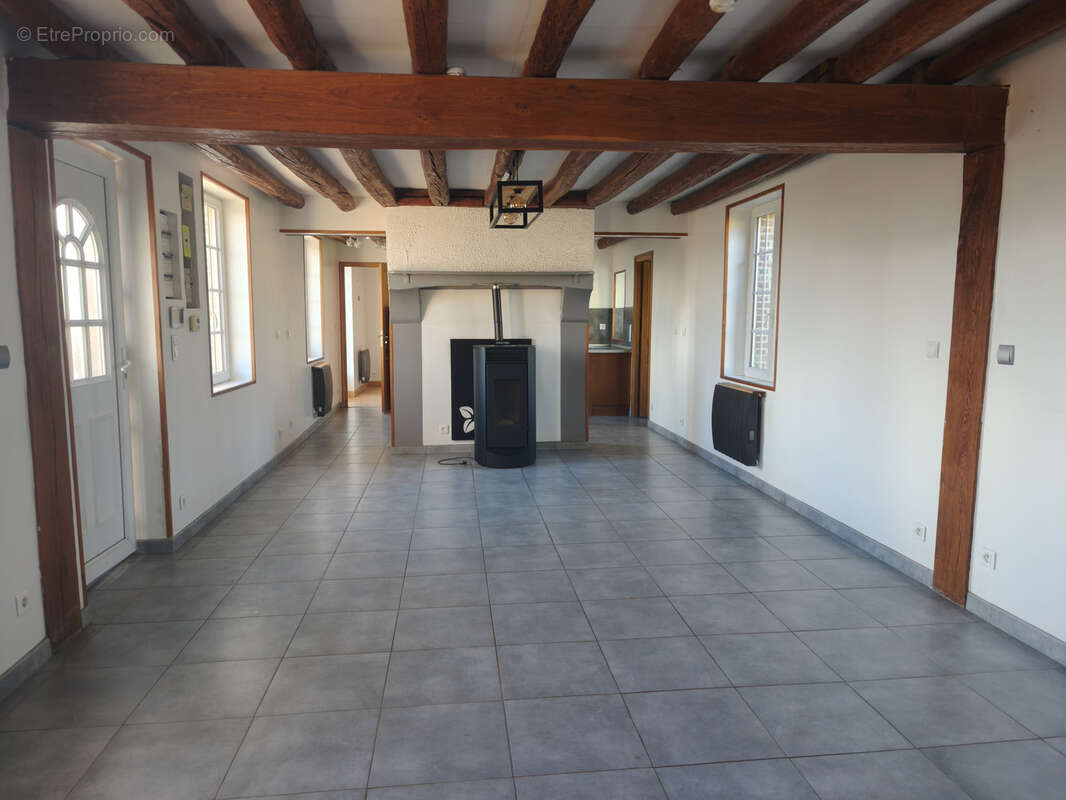 Maison à MONTREUIL-L&#039;ARGILLE