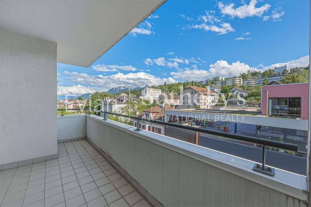 Evian centre ville appartement t4 vue lac - photo 12