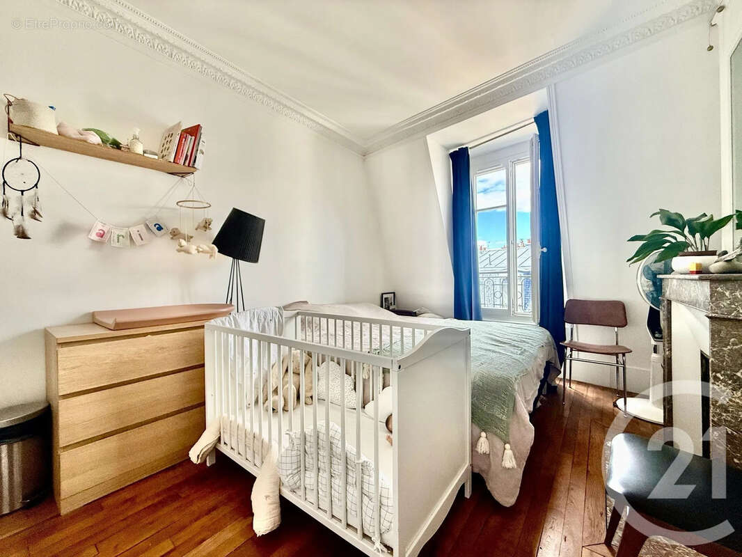 Appartement à PARIS-18E