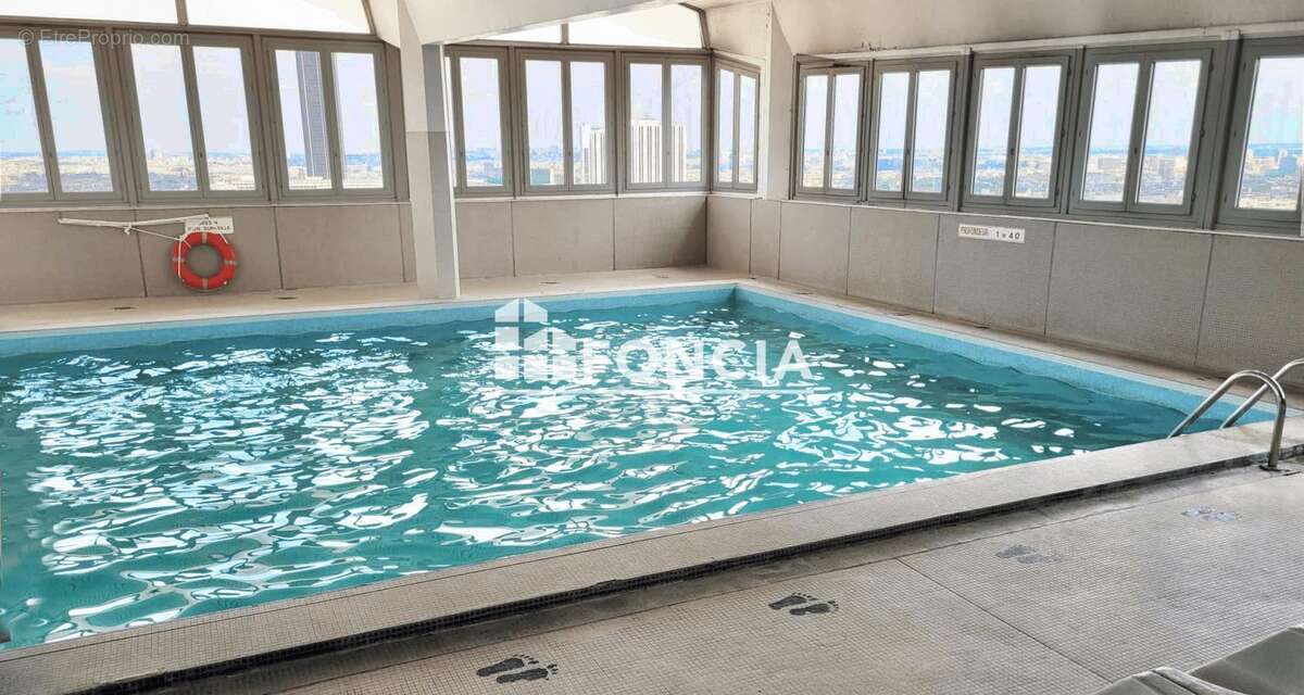 Appartement à PARIS-15E