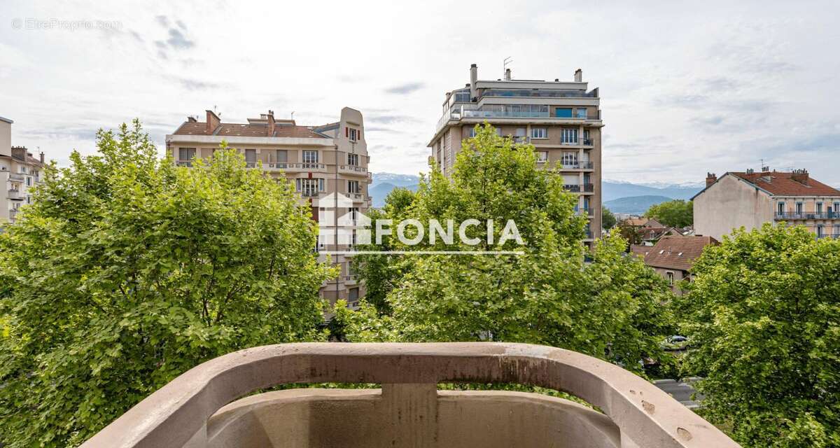 Appartement grand T2 – 61,40 m² – Grenoble Centre début libération - photo 2