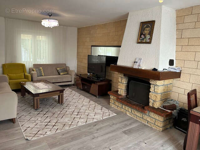 Maison à MONTATAIRE