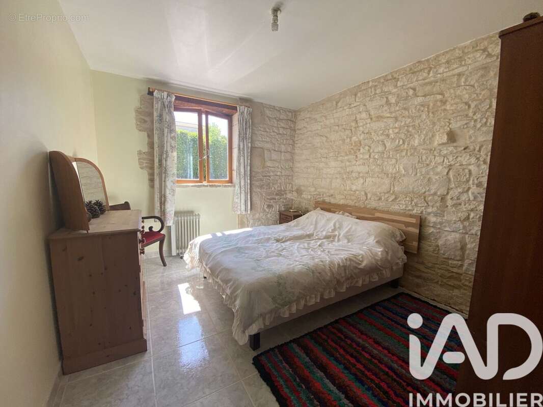 Maison 341 m² à Cezais  - photo 7