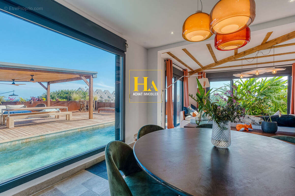 Villa contemporaine 160 m² avec piscine et vue mer ,Terre Sainte, Saint-Pierre - photo 10