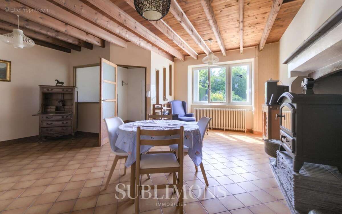 Maison avec dépendance habitable et Hangar - photo 6