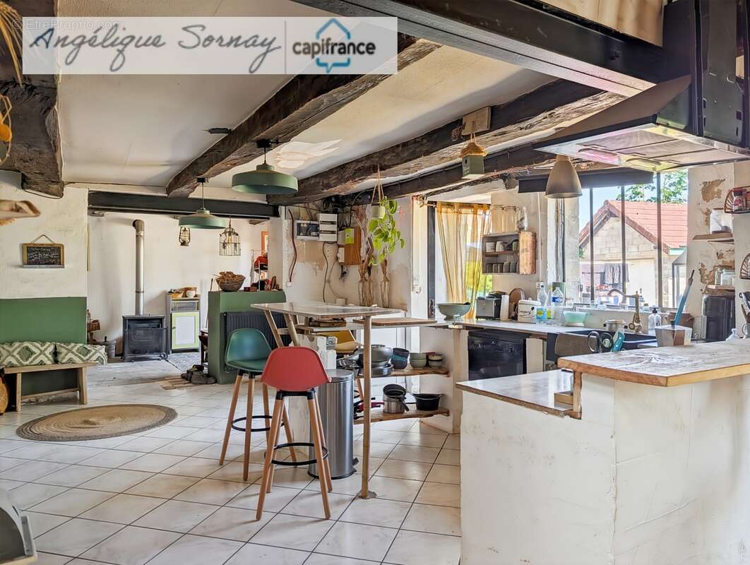 longère avec dépendances sur 3 115 m² – Francheville 39230 - photo 8