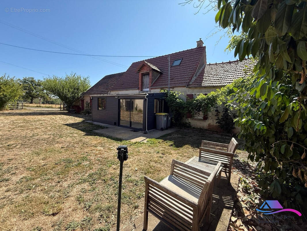 Cours - Maison à VESDUN