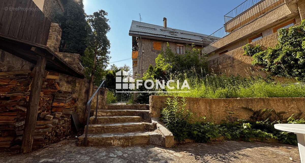 Appartement à SAINT-CHAFFREY