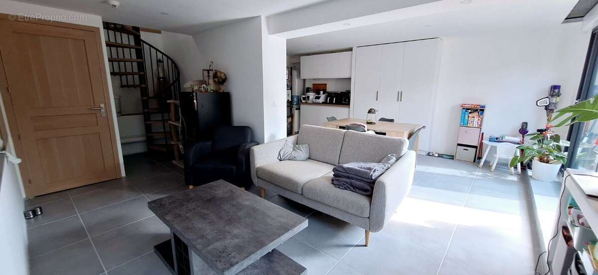 Maison à LE CASTELLET