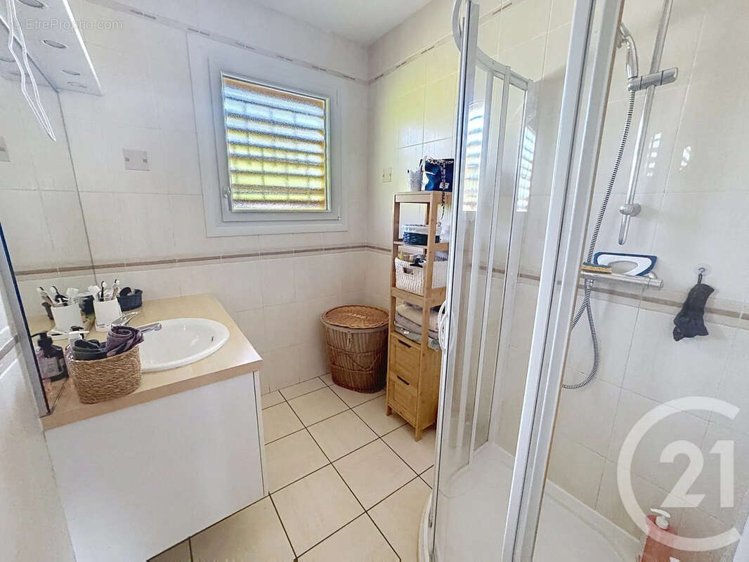 Maison 120 m² à Ruelle-Sur-Touvre  - photo 10