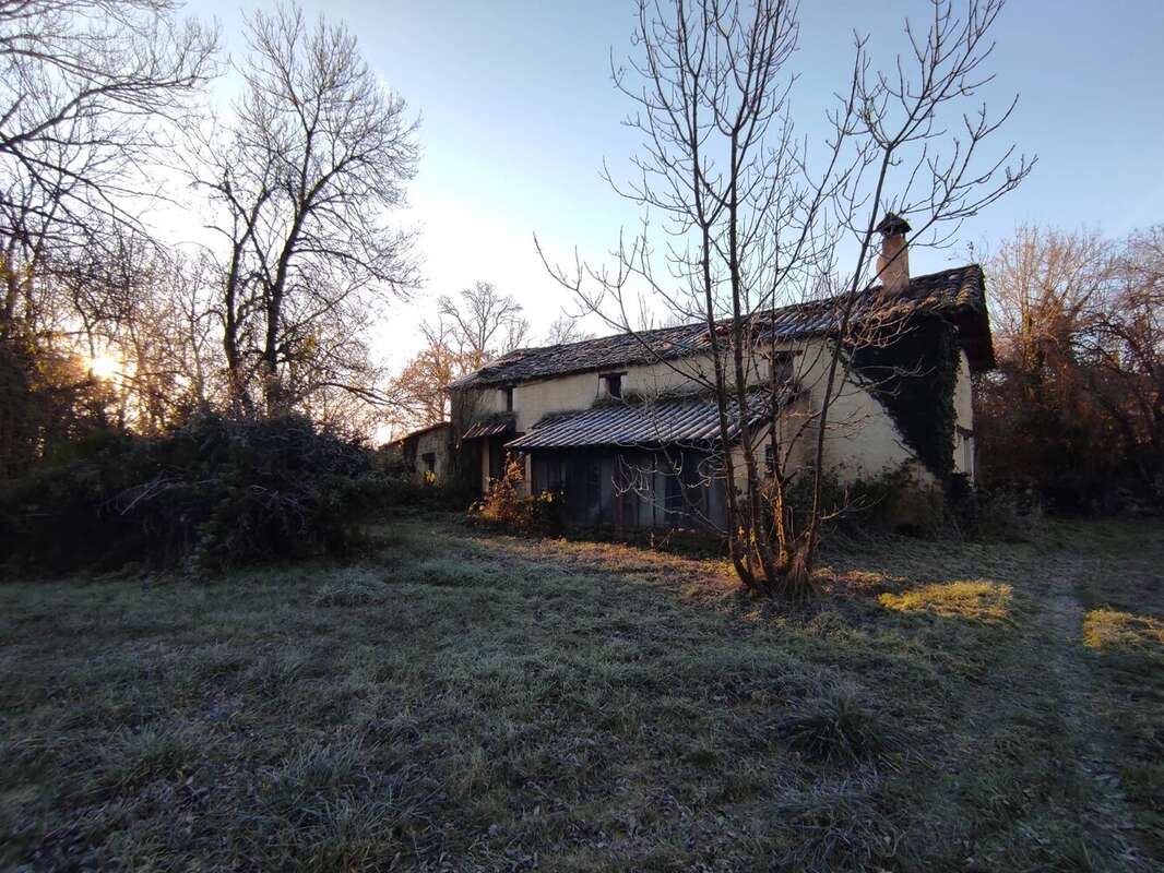 Maison à PUYLAROQUE