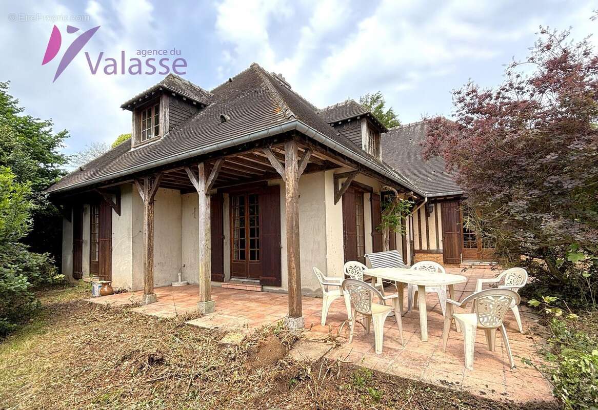 Maison à GRUCHET-LE-VALASSE