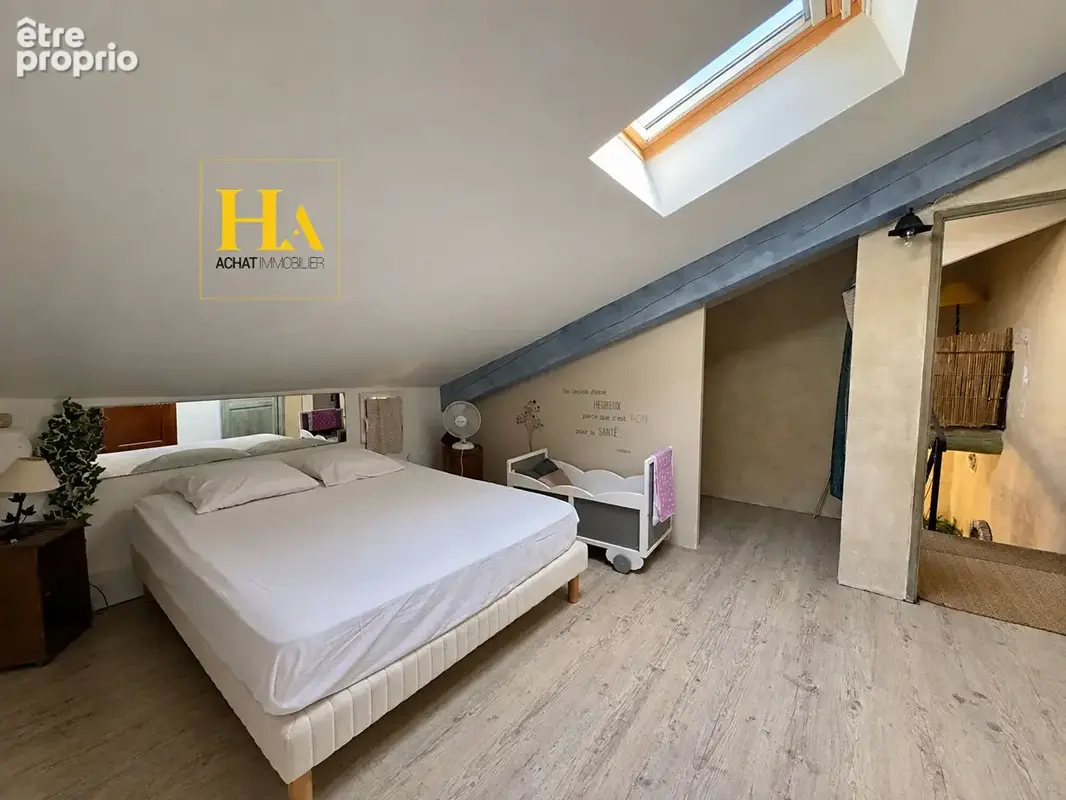 Maison de caractère de 433 m² avec gîte - Saint-Marcel-d'Ardèche - photo 7