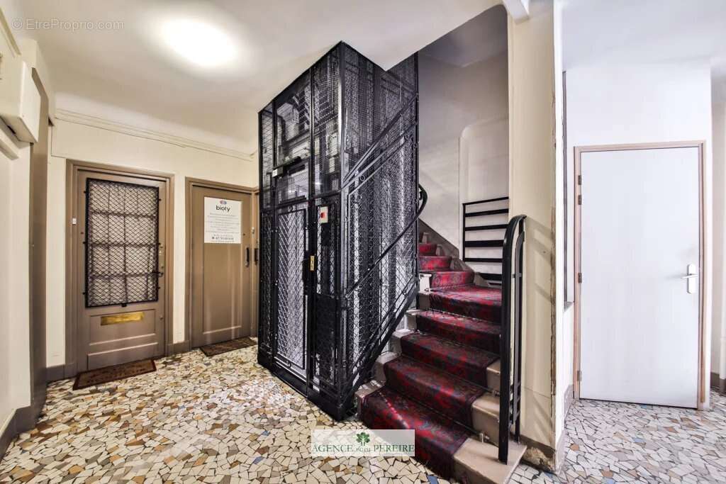 Appartement à PARIS-17E