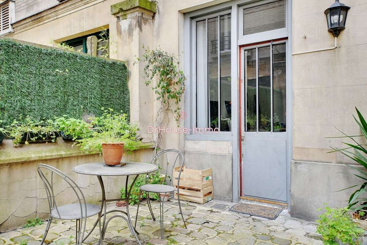 Commerce à PARIS-18E