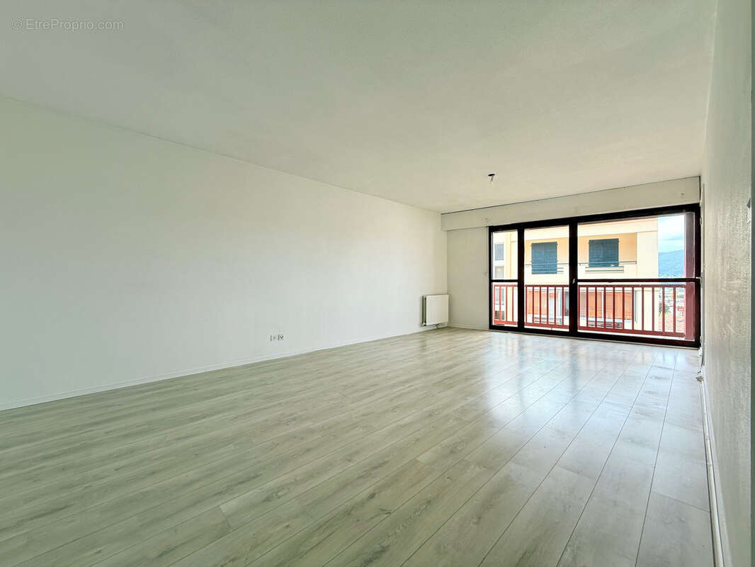 Coeur de ville - 3 piece de 83m2 avec balcons et garage - photo 3
