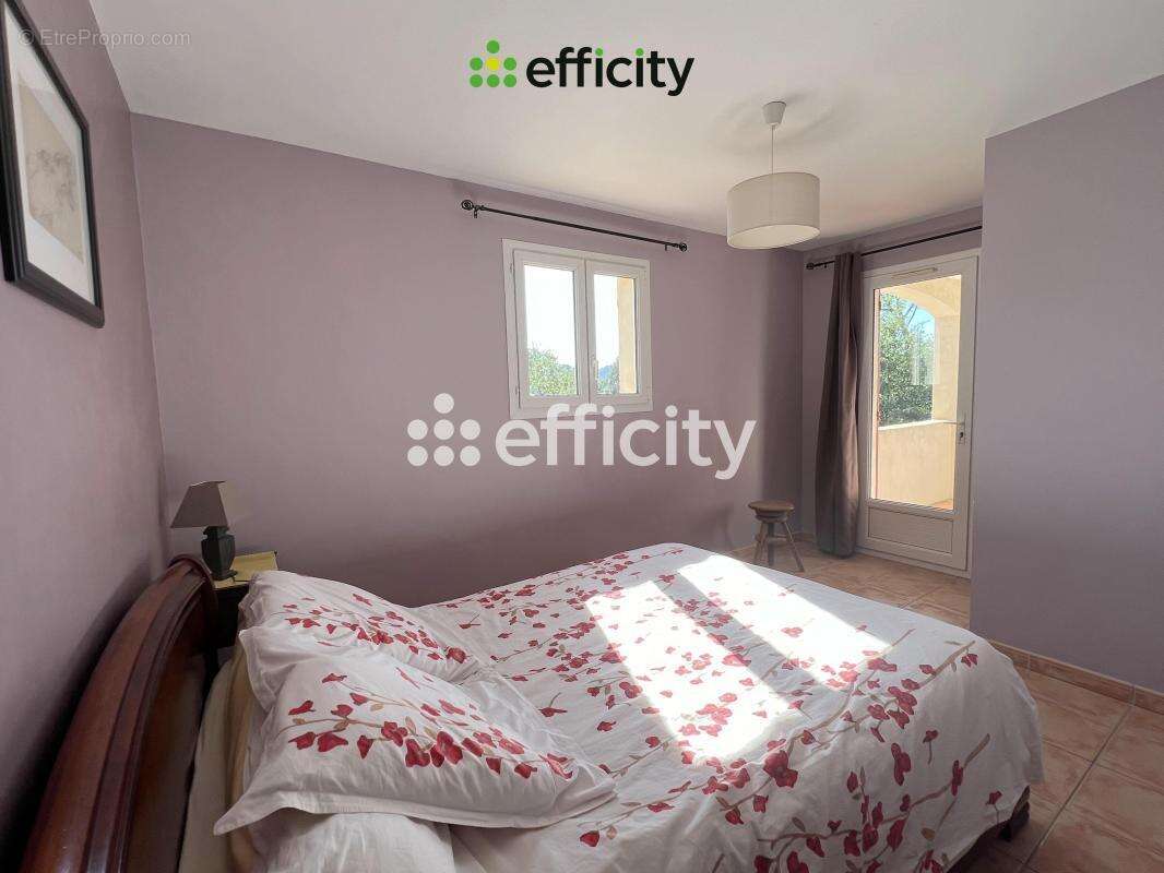 Maison à NANS-LES-PINS