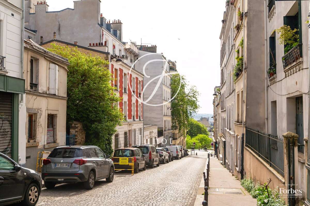 Appartement à PARIS-18E