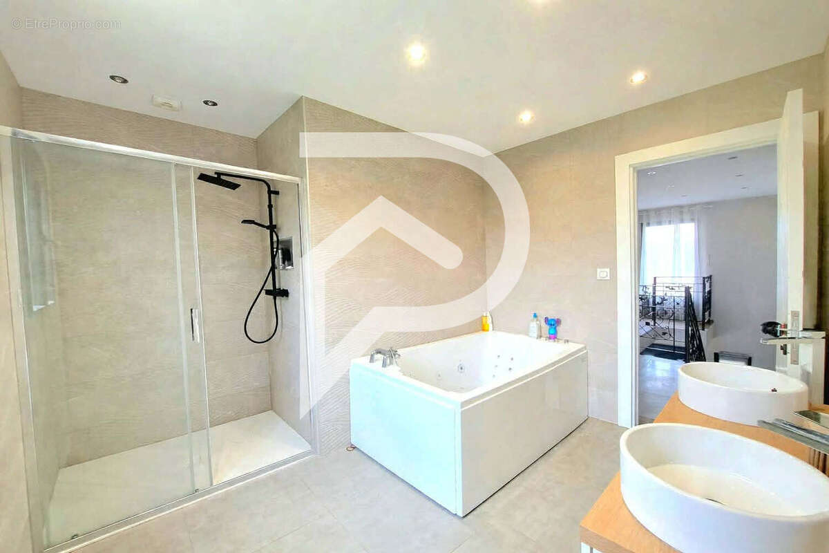 Maison à SAINT-MARTIN-LE-NOEUD