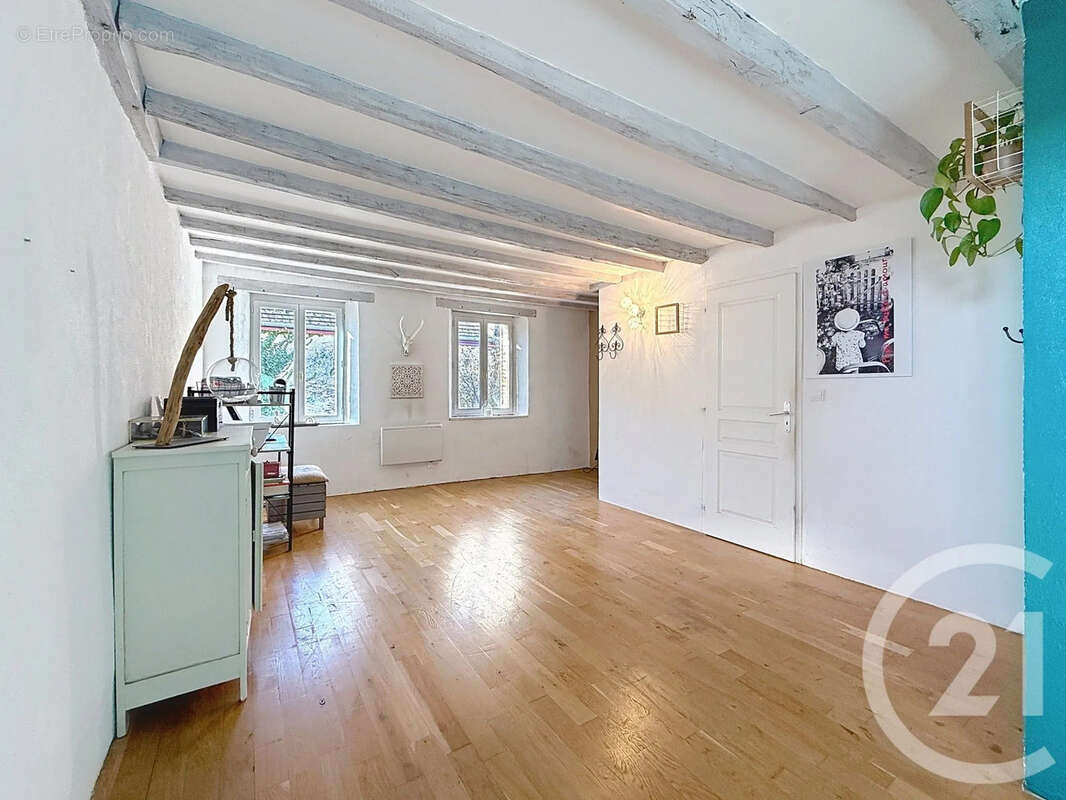 Maison à LOUAN-VILLEGRUIS-FONTAINE