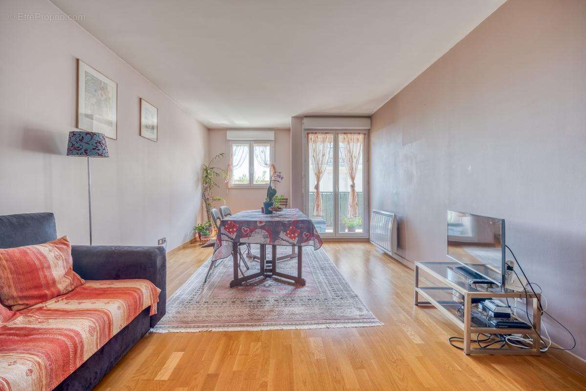 Appartement à HOUILLES