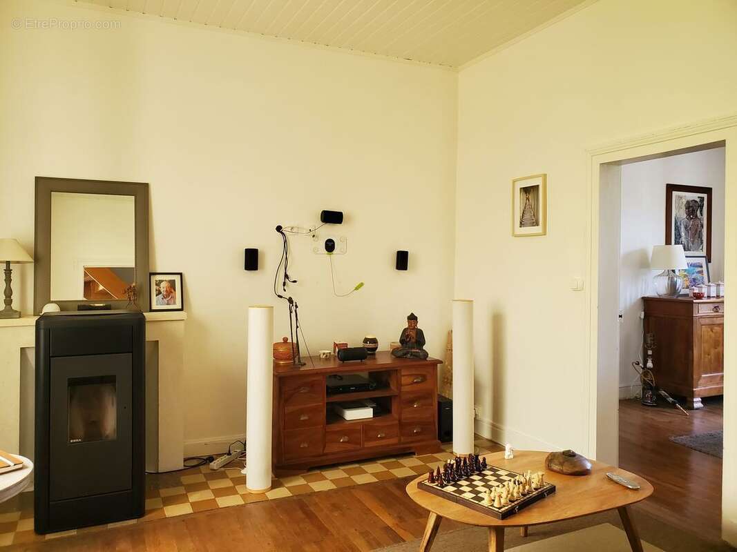 Maison à RUELLE-SUR-TOUVRE