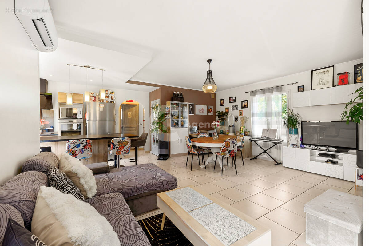 Appartement à MOUANS-SARTOUX