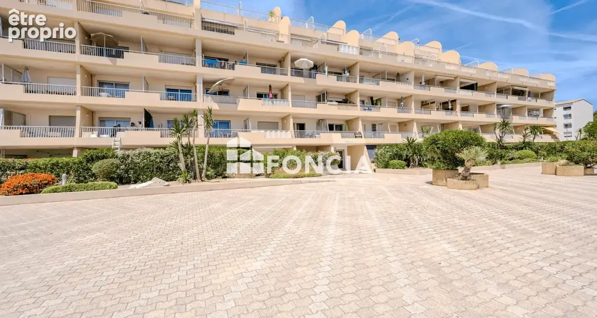 T2 duplex meuble loué port de hyères - photo 2