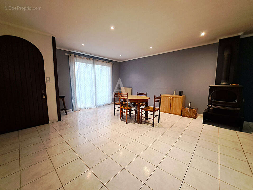 Maison à LES HERBIERS