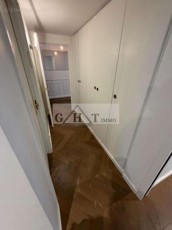 Cadre exceptionnel : Local professionnel/bureau 122m2 - photo 6