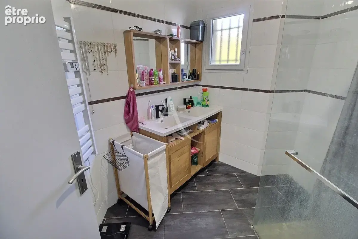Villa de plain-pied récente f4 de 84 m² + garge sur terrain 3 faces - photo 12